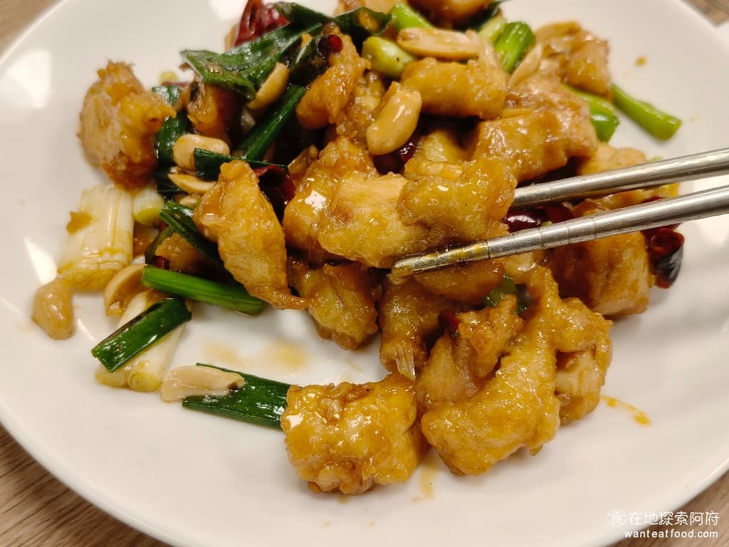 東湖家鄉小吃,東湖家鄉小吃菜單,東湖家鄉小吃價格,內湖區美食,內湖美食,東湖美食,中式料理,熱炒,熱炒 只不過怕辣的人沒有辦法吃很多，因為他的辣度大概在小辣以上，我們沒想到會這麼辣。 @在地阿府的美食世界