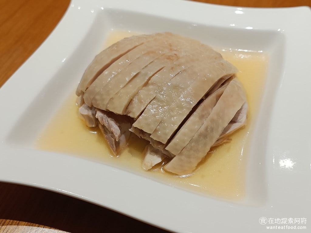 鼎泰豐,復興店,鼎泰豐,復興店菜單,鼎泰豐,復興店價格,大安區美食,大安美食,忠孝復興美食,中式料理,小籠包,蛋炒飯 紹興醉雞 380 元 醉雞是我們家最喜歡的一道菜，每一次來都必點，真的非常美味。 @在地探索的阿府美食世界