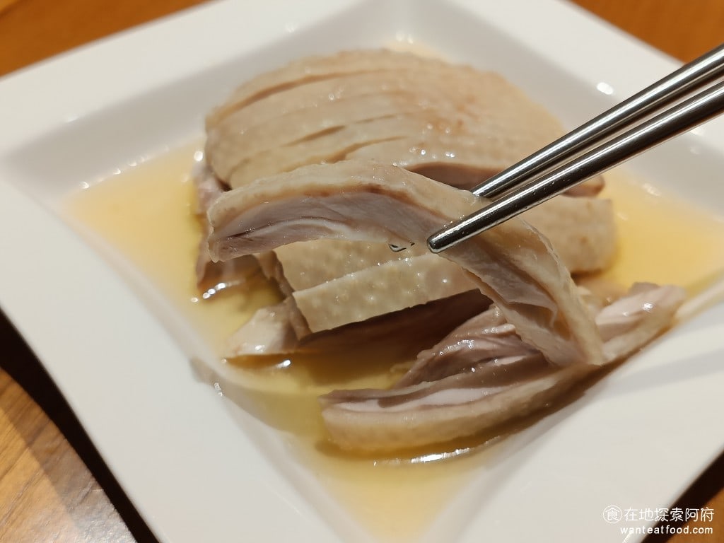 鼎泰豐,復興店,鼎泰豐,復興店菜單,鼎泰豐,復興店價格,大安區美食,大安美食,忠孝復興美食,中式料理,小籠包,蛋炒飯 醉雞的每一塊肉，吃起來都非常的軟嫩，紹興酒的味道也非常香，雞肉料理得非常好，也不會有血水。 @在地探索的阿府美食世界