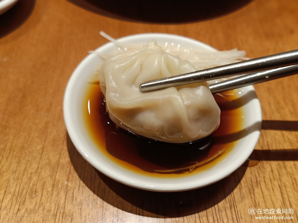 鼎泰豐,復興店,鼎泰豐,復興店菜單,鼎泰豐,復興店價格,大安區美食,大安美食,忠孝復興美食,中式料理,小籠包,蛋炒飯 搭配店家推薦的醋醬油3比1的吃法，吃起來超級清爽，一個人吃好幾籠也不是問題！ @在地探索的阿府美食世界