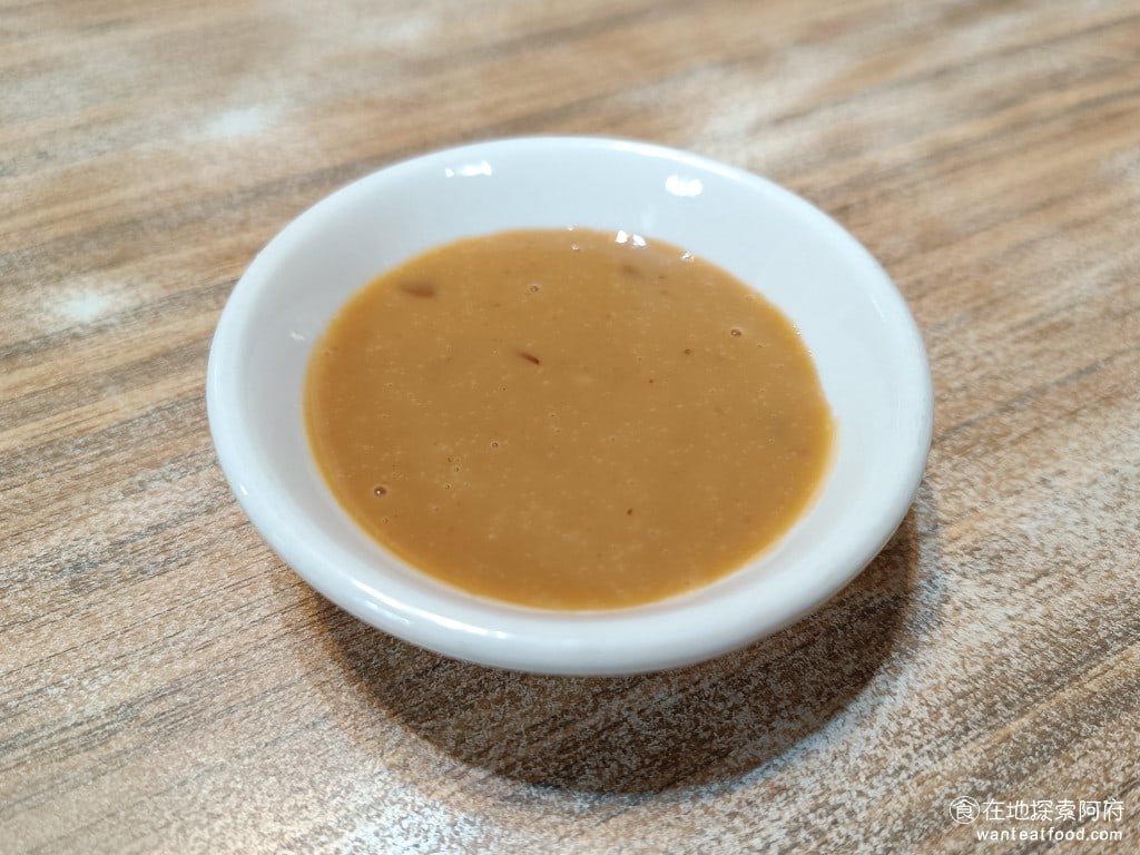莫宰羊-內湖港墘店,莫宰羊-內湖港墘店菜單,莫宰羊-內湖港墘店價格,內湖區美食,內湖美食,港墘美食,台灣小吃,羊肉爐,炒飯 如果有點羊肉爐的話，店家會提供沾羊肉的豆瓣醬，味道微辣，搭配羊肉吃更入味。 @在地阿府的美食世界