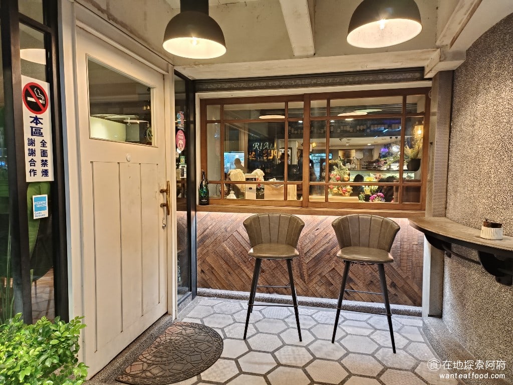 Osteria,Rialto,雅朵義大利餐館,Osteria,Rialto,雅朵義大利餐館菜單,Osteria,Rialto,雅朵義大利餐館價格,大安區美食,大安美食,國父紀念館美食,義式料理,比薩 《Osteria Rialto 雅朵義大利餐館》創店的老闆娘是台灣人，後來在 2019 年，老闆由義大利主廚接手，所以每一樣餐點都變成了道地的義大利菜，因此吸引了更多顧客前來。 @在地探索的阿府美食世界