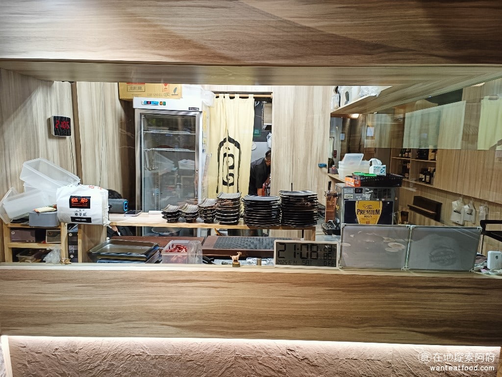 宣牛溫體牛肉火鍋(復興店),宣牛溫體牛肉火鍋(復興店)菜單,宣牛溫體牛肉火鍋(復興店)價格,中山區美食,中山美食,中山國中美食,台灣小吃,牛肉火鍋,熱炒,熱炒 廚房是開放式的，可以看到師傅現切溫體牛肉。 @在地探索的阿府美食世界