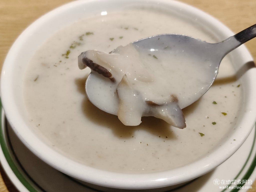 Triple,Cafe,Triple,Cafe菜單,Triple,Cafe價格,內湖區美食,內湖美食,大湖公園美食,美式料理,漢堡,義式料理,義大利麵,燉飯 裡面還吃得到蘑菇，味道非常香濃可口。 @在地阿府的美食世界