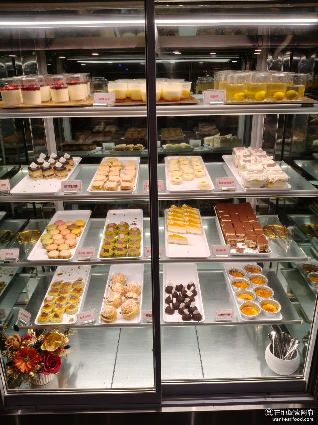 饗麻饗辣PLUS,LALAPORT南港店,饗麻饗辣PLUS,LALAPORT南港店菜單,饗麻饗辣PLUS,LALAPORT南港店價格,南港區美食,南港美食,南港軟體園區美食,燒肉料理,火鍋,自助ㄅ,自助吧,自助吧 甜點區是《饗麻饗辣 lalaport南港店》的強項之一，選擇也非常的多樣，光是火鍋就已經吃不完了，還要留一些胃來吃甜點。 @在地探索的阿府美食世界