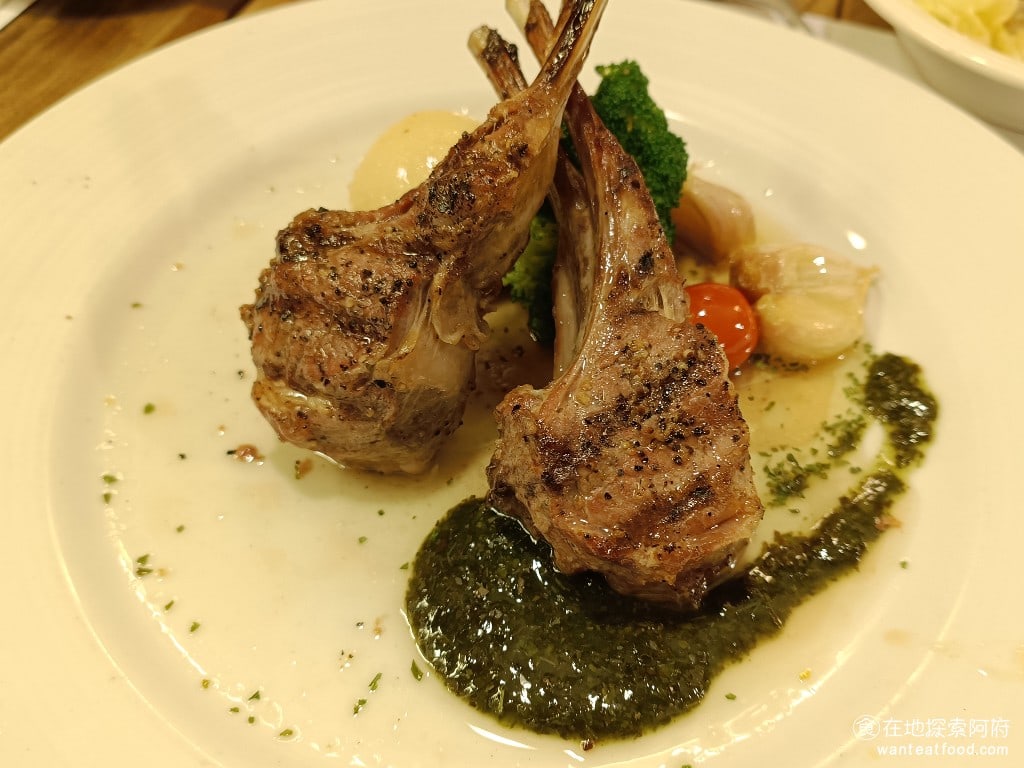 洋蔥 天母店 士林美食 天母美食 義式料理 法式小羊排690元 小羊排的份量有一點少只有兩小塊但價格卻有點高
