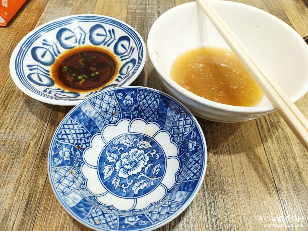 紅燈榮擔仔麵 肉燥飯 招牌腿庫肉 黑白切 東區 延吉街 意麵