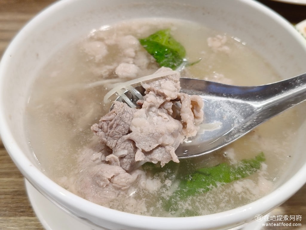 阿華食堂,阿華食堂菜單,阿華食堂價格,內湖區美食,內湖美食,港墘美食,台灣小吃,炒飯,炒麵 羊肉吃起來還算新鮮，沒什麼羊騷味，羊肉的肉質，個人覺得吃起來有一點偏硬。 @在地探索的阿府美食世界