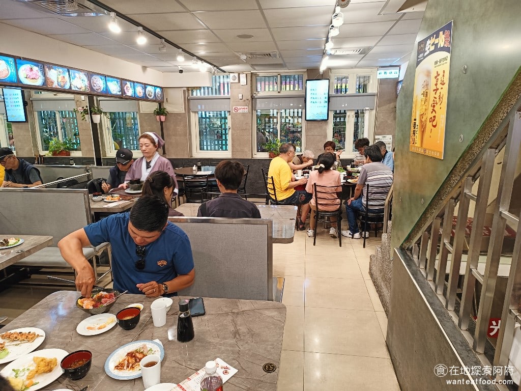 美觀園日本料理,美觀園日本料理菜單,美觀園日本料理價格,萬華區美食,萬華美食,西門美食,日式料理,蛋包飯,烏龍麵 雖然是平價的日式料理店，但服務生也都非常熱情且專業，店內的服務不輸給高級的日本料理店。 @在地探索的阿府美食世界