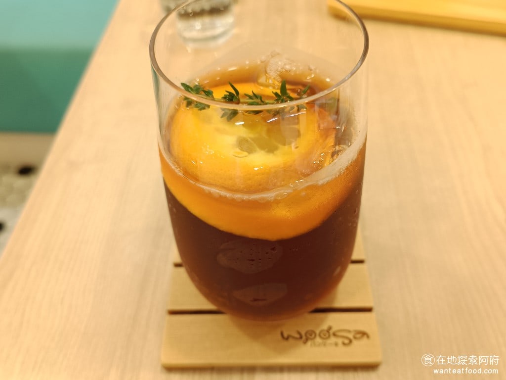Woosa洋食パンケーキ 屋莎洋食鬆餅屋 台北松菸店 信義區美食 市政府美食 日式料理 天堂鳥冰茶 雖然這一杯茶的名稱取得非常厲害但喝起來非常普通個人覺得不就是紅茶而已嗎