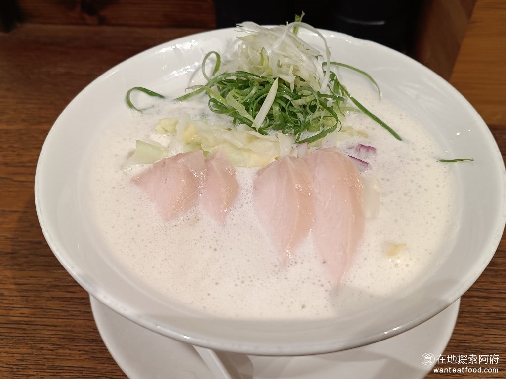 道樂拉麵大北店 士林美食 士林美食 豚骨拉麵 雞排湯拉麵 日式料理 雞白湯拉麵200元 這些店的招牌不只有豚骨口味雞白湯口味人氣也非常高他的雞白湯拉麵吃起來非常香濃似乎有加了奶油