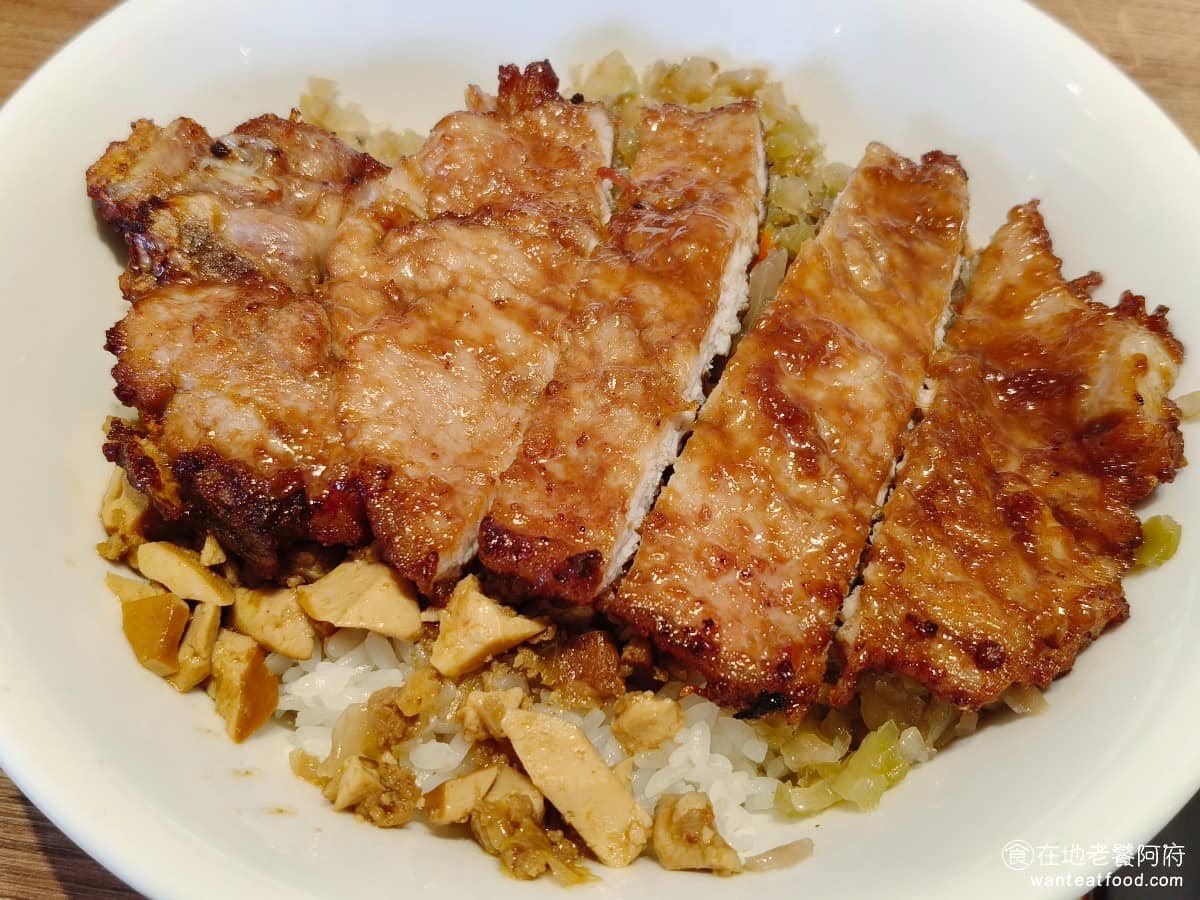 黑殿飯店右岸店 黑殿飯店右岸店菜單 黑殿飯店右岸店推薦 淡水區美食 淡水美食 台灣小吃 排骨飯 炒飯