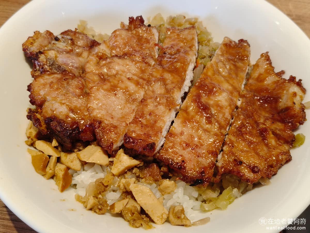 黑殿飯店右岸店 黑殿飯店右岸店菜單 黑殿飯店右岸店推薦 淡水區美食 淡水美食 台灣小吃 排骨飯 炒飯