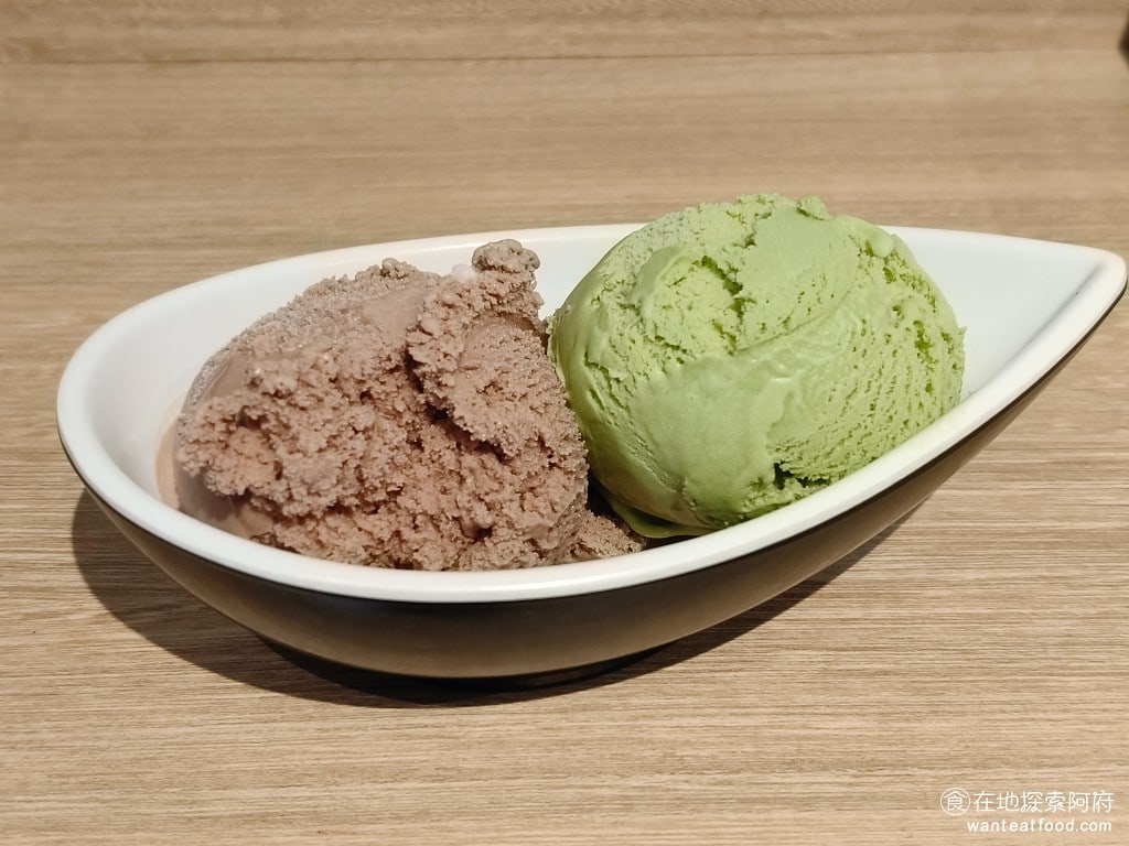 築間,鍋物,內湖,火鍋,冰淇淋,松阪豬,伊比利黑豬,霜降牛,冰沙 明治冰淇淋的巧克力和抹茶，都非常有水準，也是中上等級的 @在地阿府的美食世界