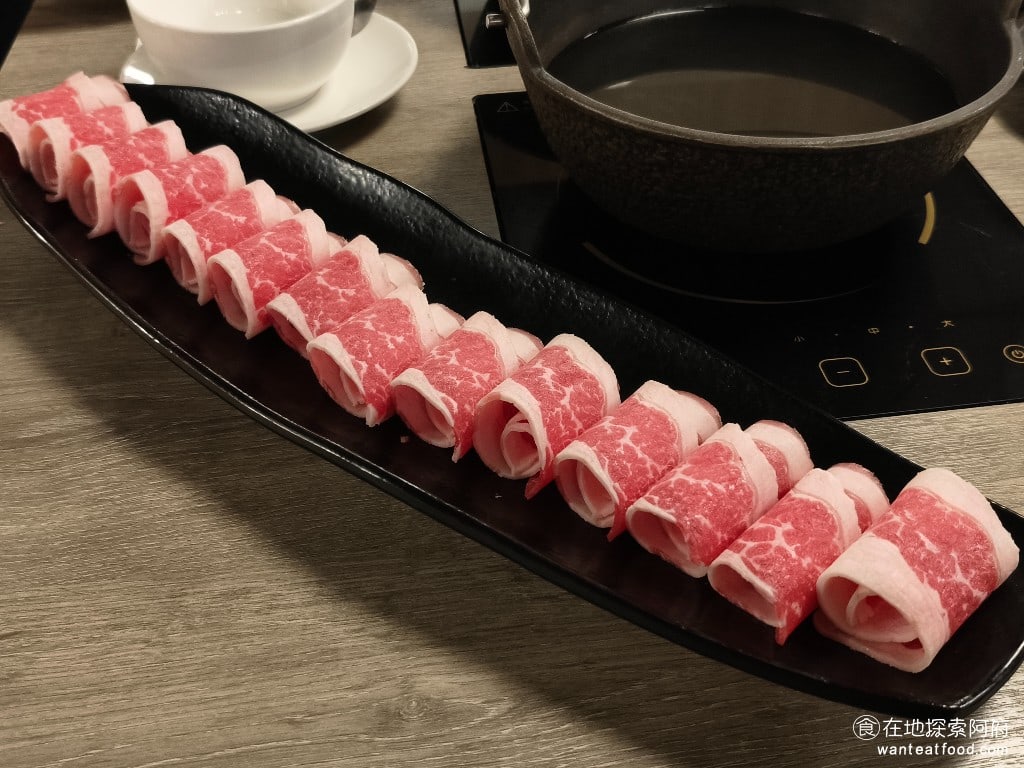 築間,鍋物,內湖,火鍋,冰淇淋,松阪豬,伊比利黑豬,霜降牛,冰沙 熟成牛五花 @在地阿府的美食世界