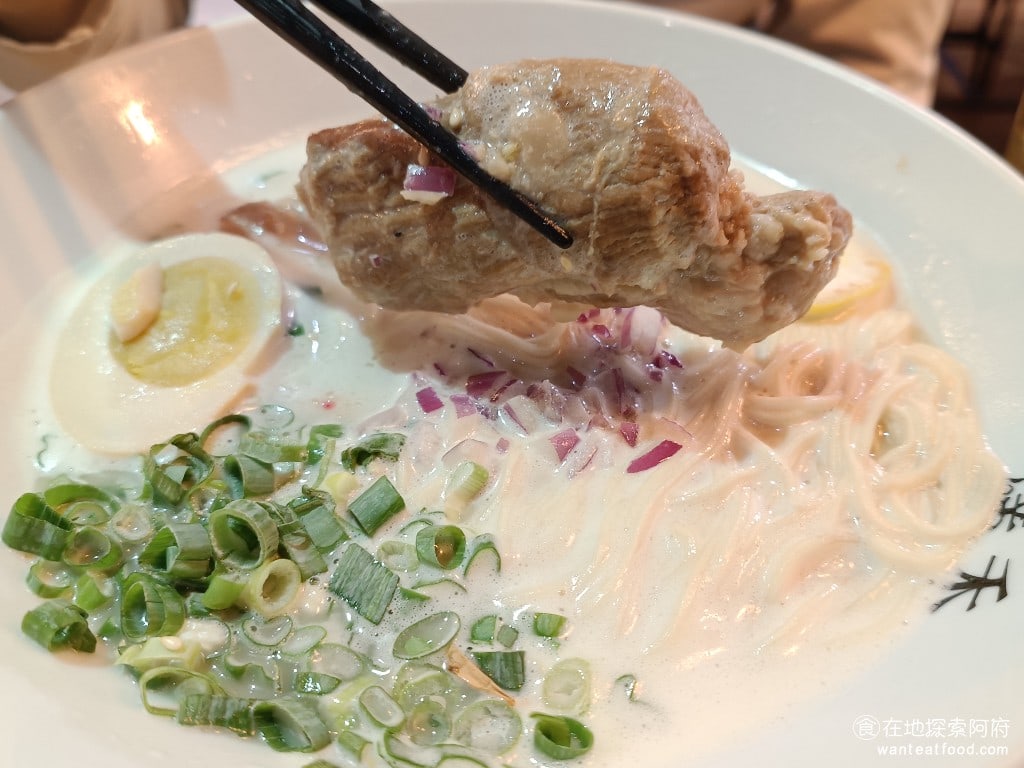 滝禾製麵所-內湖江南店,滝禾製麵所-內湖江南店菜單,滝禾製麵所-內湖江南店價格,內湖區美食,內湖美食,港墘美食,日式料理,拉麵 肋眼也還是一樣，肉質偏軟，調味不太夠，搭配著雞湯吃，也是沒味道。 @在地探索的阿府美食世界
