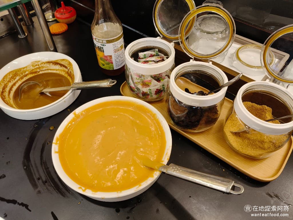 我家牛排-內湖港墘店,我家牛排-內湖港墘店菜單,我家牛排-內湖港墘店價格,內湖區美食,內湖美食,港墘美食,美式料理,牛排,牛排,牛排 花生粉、蔓越莓、梅子粉，還有沙拉醬，水果有提供芭樂，又有提供梅子粉，真的超棒，我超愛的！ @在地阿府的美食世界