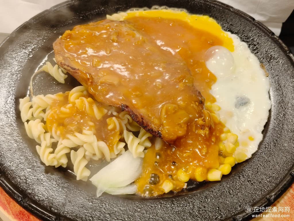 我家牛排-內湖港墘店,我家牛排-內湖港墘店菜單,我家牛排-內湖港墘店價格,內湖區美食,內湖美食,港墘美食,美式料理,牛排,牛排,牛排 頂級松阪豬 松阪豬的份量非常大，大到一個人都快吃不完了，比臉還要大！ @在地阿府的美食世界