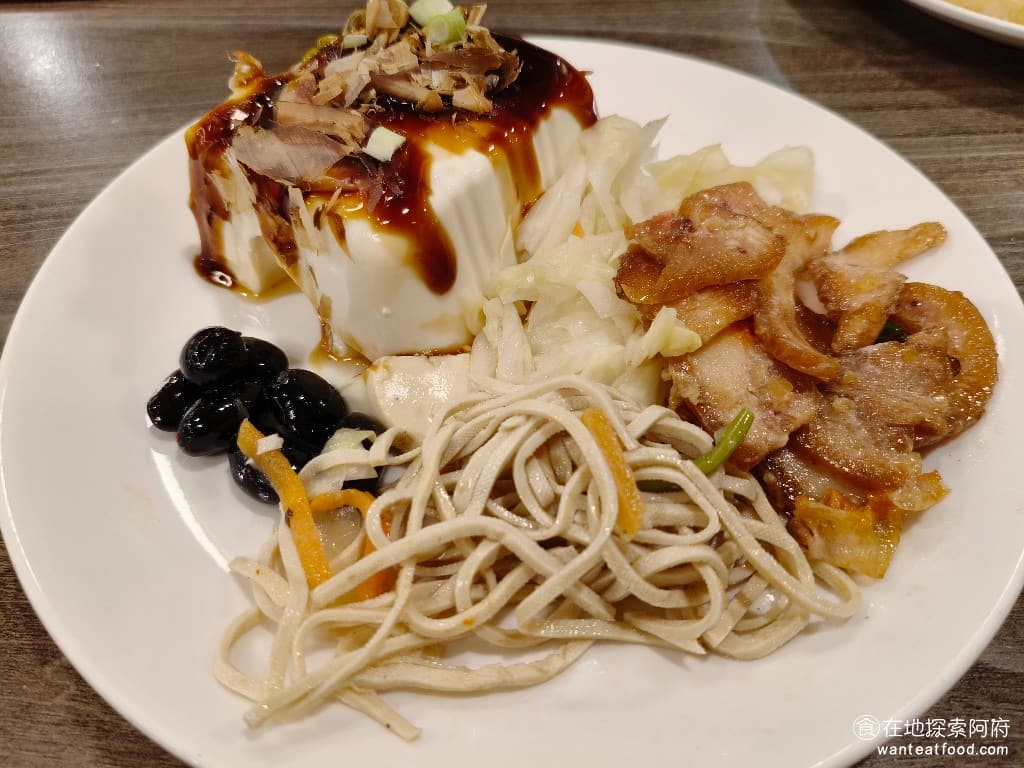我家牛排-內湖港墘店,我家牛排-內湖港墘店菜單,我家牛排-內湖港墘店價格,內湖區美食,內湖美食,港墘美食,美式料理,牛排,牛排,牛排 豬耳朵、泡菜、柴魚豆腐 @在地阿府的美食世界