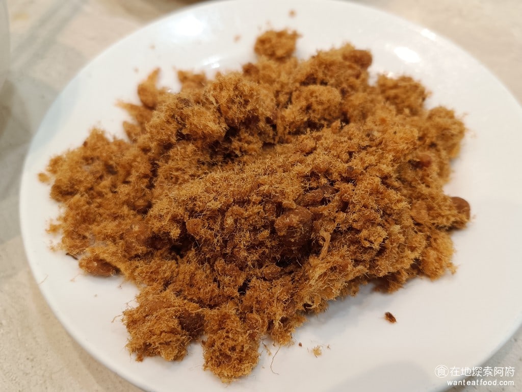 小李子清粥小菜,小李子清粥小菜菜單,小李子清粥小菜價格,大安區美食,大安美食,科技大樓美食,台灣小吃,清粥小菜 肉鬆 吃稀飯當然要配一點肉鬆，推薦來這裡點的地瓜稀飯，後可以再點一盤肉鬆，不只能搭配小菜，還能搭配肉鬆，會讓你這一餐吃起來覺得超級豐盛！ @在地探索的阿府美食世界