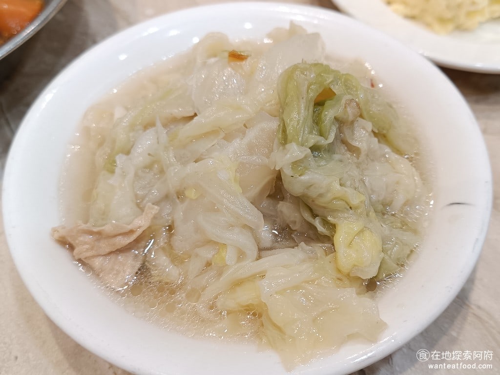 小李子清粥小菜,小李子清粥小菜菜單,小李子清粥小菜價格,大安區美食,大安美食,科技大樓美食,台灣小吃,清粥小菜 滷白菜 這一份滷白菜，我也非常推薦，吃起來超級清爽、不油膩，白菜的軟硬度煮的剛剛好，鹹度也很適中。 @在地探索的阿府美食世界