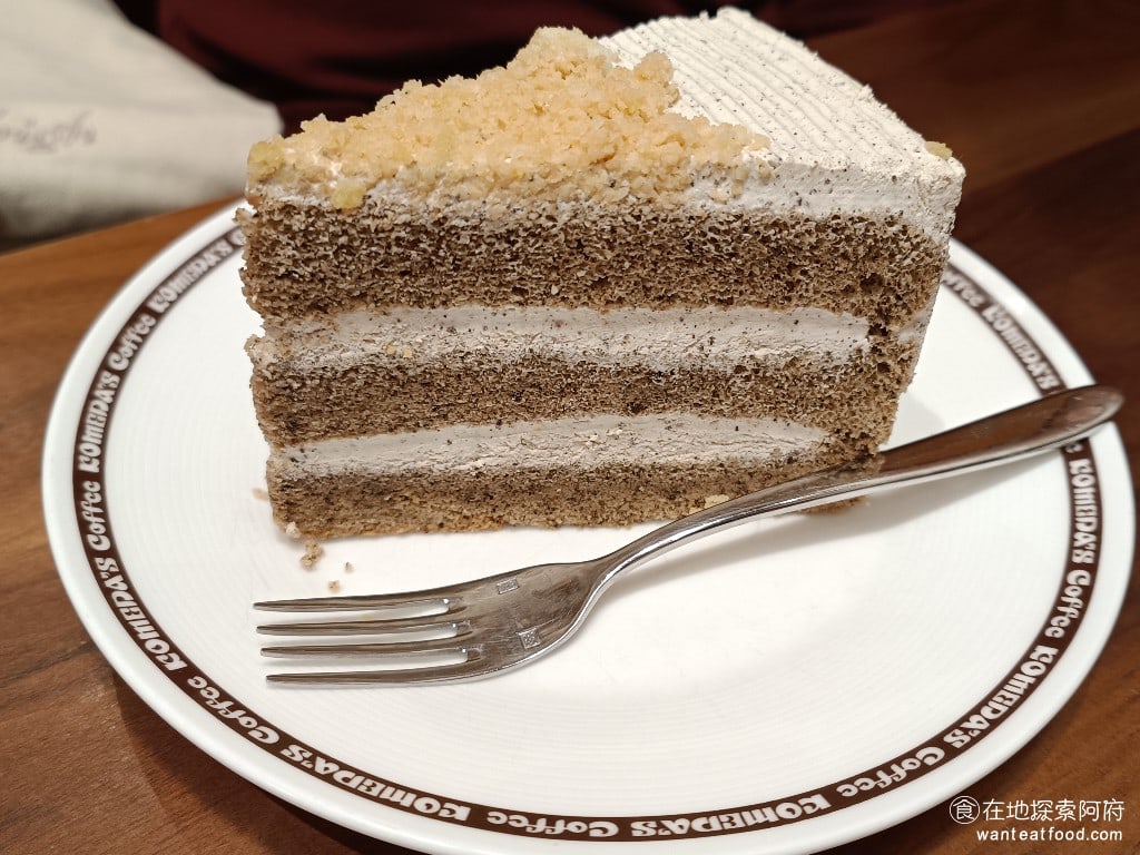 客美多咖啡,komeda's,coffee,-,大直店,客美多咖啡,komeda‘s,coffee,-,大直店菜單,客美多咖啡,komeda‘s,coffee,-,大直店價格,中山區美食,中山美食,劍南路站美食,日式料理,漢堡排,炸雞 伯爵茶奶油蛋糕 120 元 這塊蛋糕吃起來不差，但和一些知名的蛋糕店比起來，會覺得味道有點普通。 @在地探索的阿府美食世界