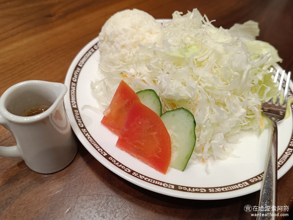客美多咖啡,komeda's,coffee,-,大直店,客美多咖啡,komeda‘s,coffee,-,大直店菜單,客美多咖啡,komeda‘s,coffee,-,大直店價格,中山區美食,中山美食,劍南路站美食,日式料理,漢堡排,炸雞 迷你沙拉 60 元 沙拉搭配的是和風醬，作為開胃菜還蠻合適的。 @在地探索的阿府美食世界