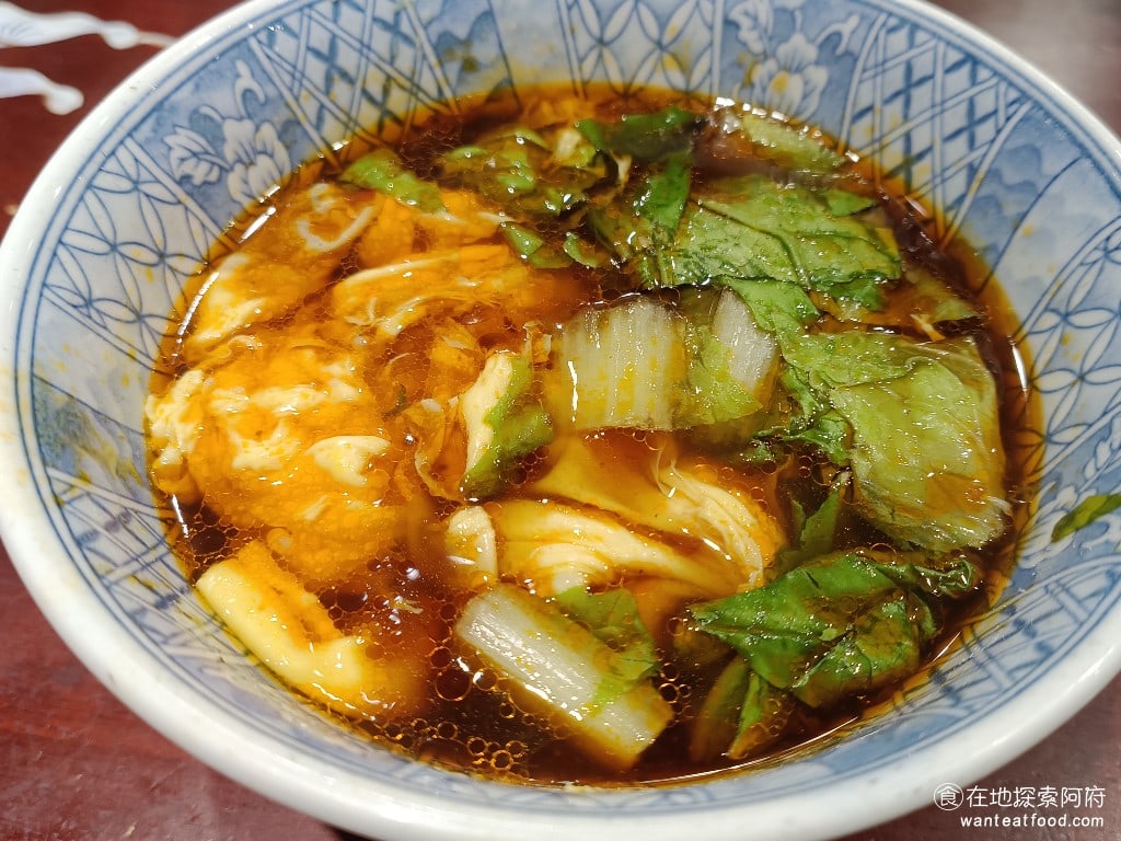 東引快刀手 內湖店 內湖美食 葫洲站美食 東湖美食 台灣小吃 滷味拼盤 由於我爸看到滷味就會忍不住每一樣都想點所以我們4人就點了好幾樣有豬腳嘴邊肉豬耳朵豬頭皮豆皮豆幹海帶滷蛋花乾