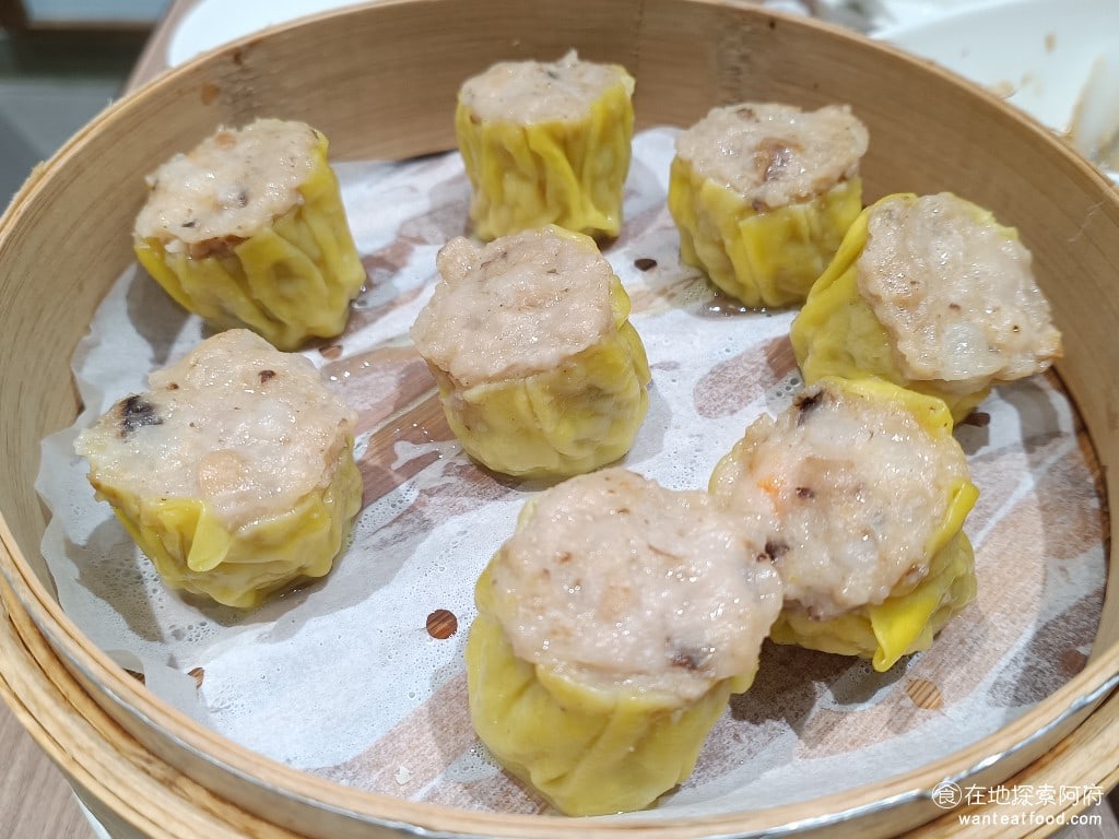 餡老滿內湖店,餡老滿內湖店菜單,餡老滿內湖店價格,內湖區美食,內湖美食,內湖美食,中式料理,水餃,,炸醬麵 香菇蝦仁燒賣 8顆 270 元 這個燒賣吃起來有一點普通，8顆的價格是 270 元，不算貴， CP 值還不錯。 @在地探索的阿府美食世界