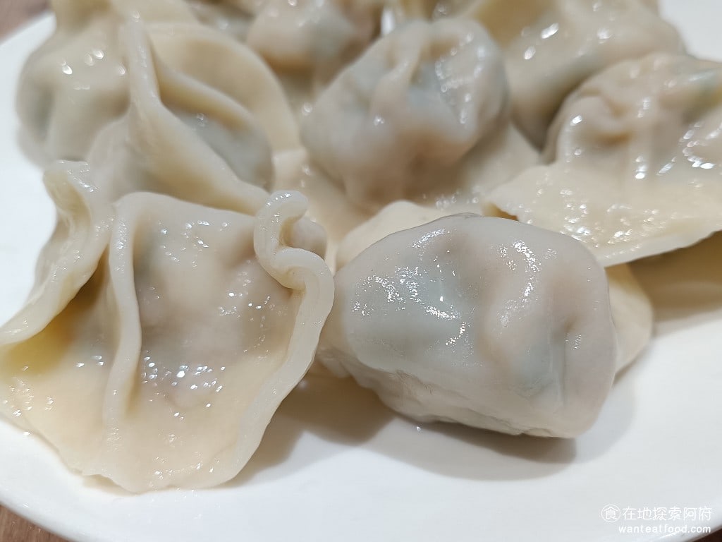 餡老滿內湖店,餡老滿內湖店菜單,餡老滿內湖店價格,內湖區美食,內湖美食,內湖美食,中式料理,水餃,,炸醬麵 水餃本身餡料味道就很足夠了，其實不沾醬油，單吃也非常好吃。 @在地探索的阿府美食世界