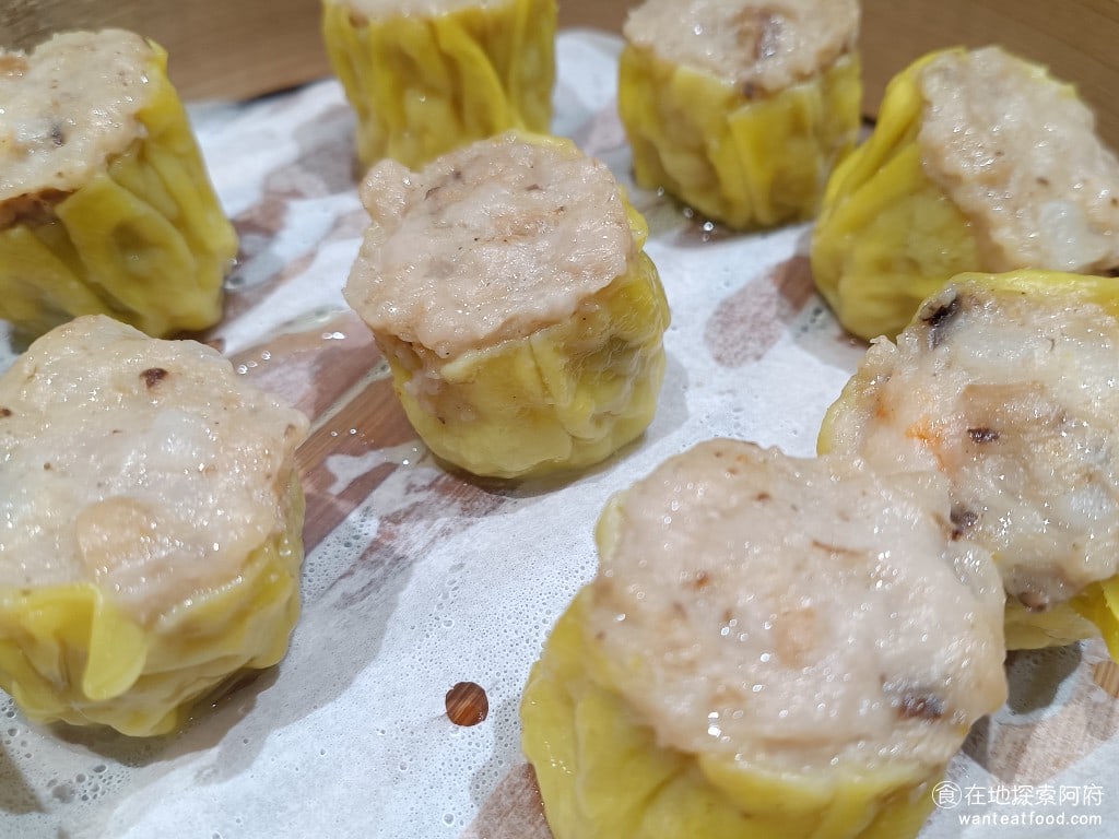 餡老滿內湖店,餡老滿內湖店菜單,餡老滿內湖店價格,內湖區美食,內湖美食,內湖美食,中式料理,水餃,,炸醬麵 燒賣的肉質吃起來還算新鮮，雖然不算心中很好吃的燒賣，但是吃起來沒有冷凍食品的感覺，味道還行。 @在地探索的阿府美食世界