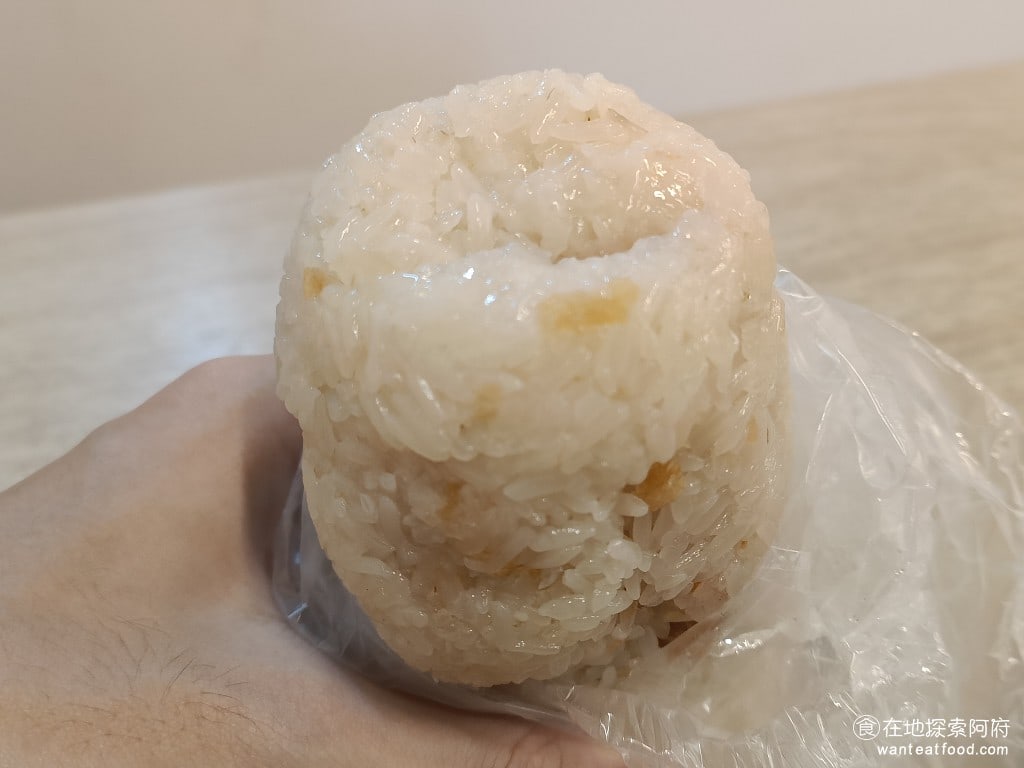 秦小姐豆漿 信義店 信義區美食 市政府美食 台灣小吃 飯糰 日本人很喜歡吃飯糰所以來台灣旅遊時也會特別早有賣飯糰的店家請小姐豆漿店的飯糰也是他的招牌之一