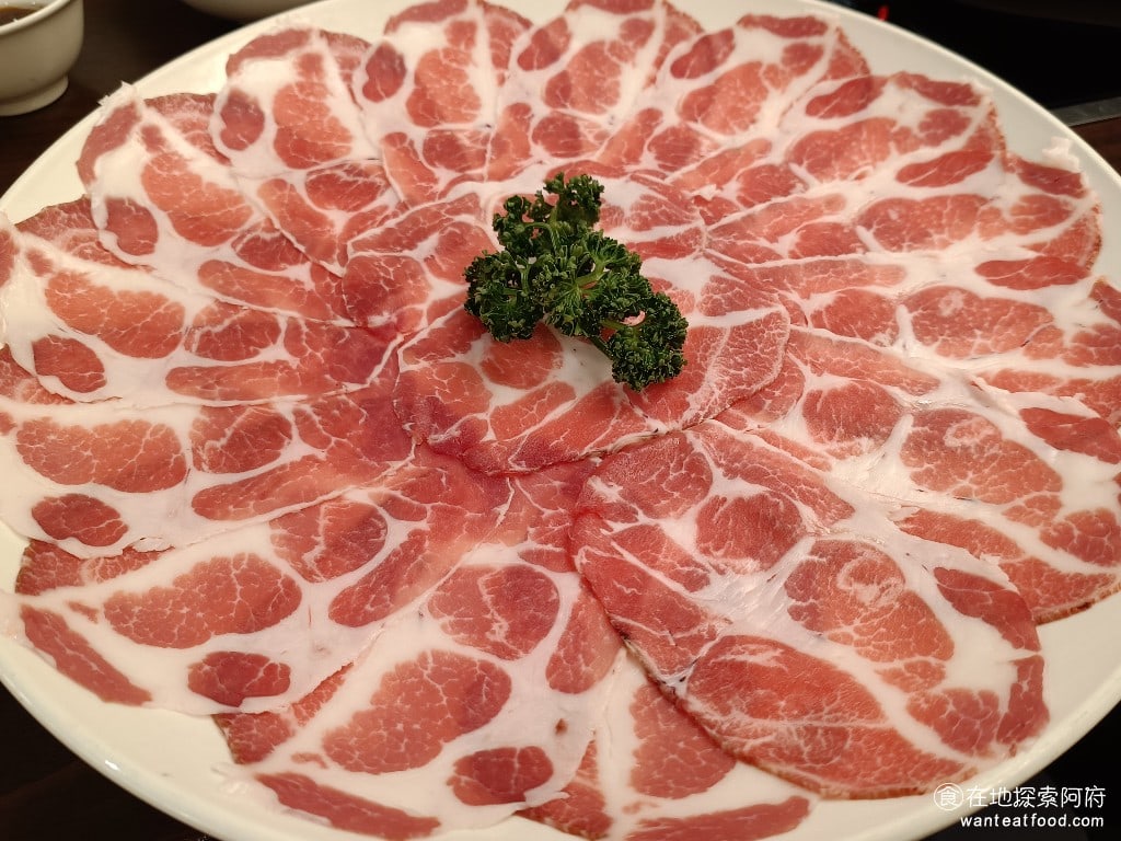 鼎王麻辣鍋(台北忠孝店),鼎王麻辣鍋(台北忠孝店)菜單,鼎王麻辣鍋(台北忠孝店)價格,大安區美食,大安美食,忠孝敦化美食,鍋物料理,麻辣鍋,酸菜鍋