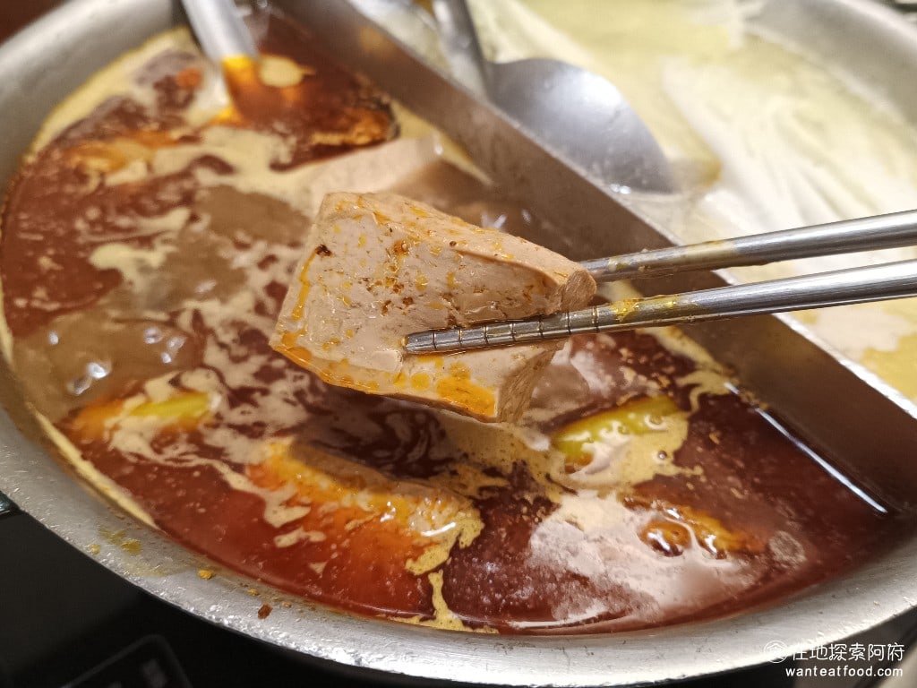 鼎王麻辣鍋(台北忠孝店),鼎王麻辣鍋(台北忠孝店)菜單,鼎王麻辣鍋(台北忠孝店)價格,大安區美食,大安美食,忠孝敦化美食,鍋物料理,麻辣鍋,酸菜鍋 可以無限吃的臭豆腐 @在地阿府的美食世界