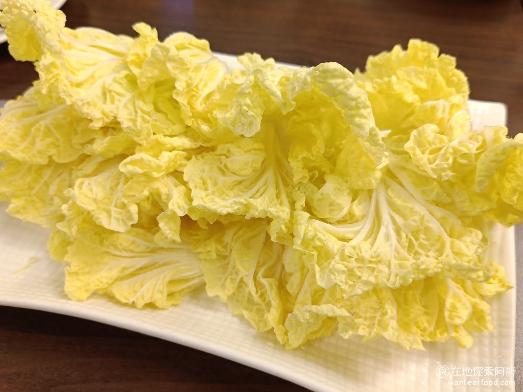 鼎王麻辣鍋(台北忠孝店),鼎王麻辣鍋(台北忠孝店)菜單,鼎王麻辣鍋(台北忠孝店)價格,大安區美食,大安美食,忠孝敦化美食,鍋物料理,麻辣鍋,酸菜鍋 娃娃菜 140 元 @在地阿府的美食世界